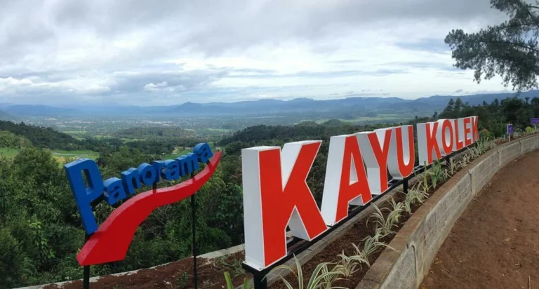 Panorama Kayu Kolek