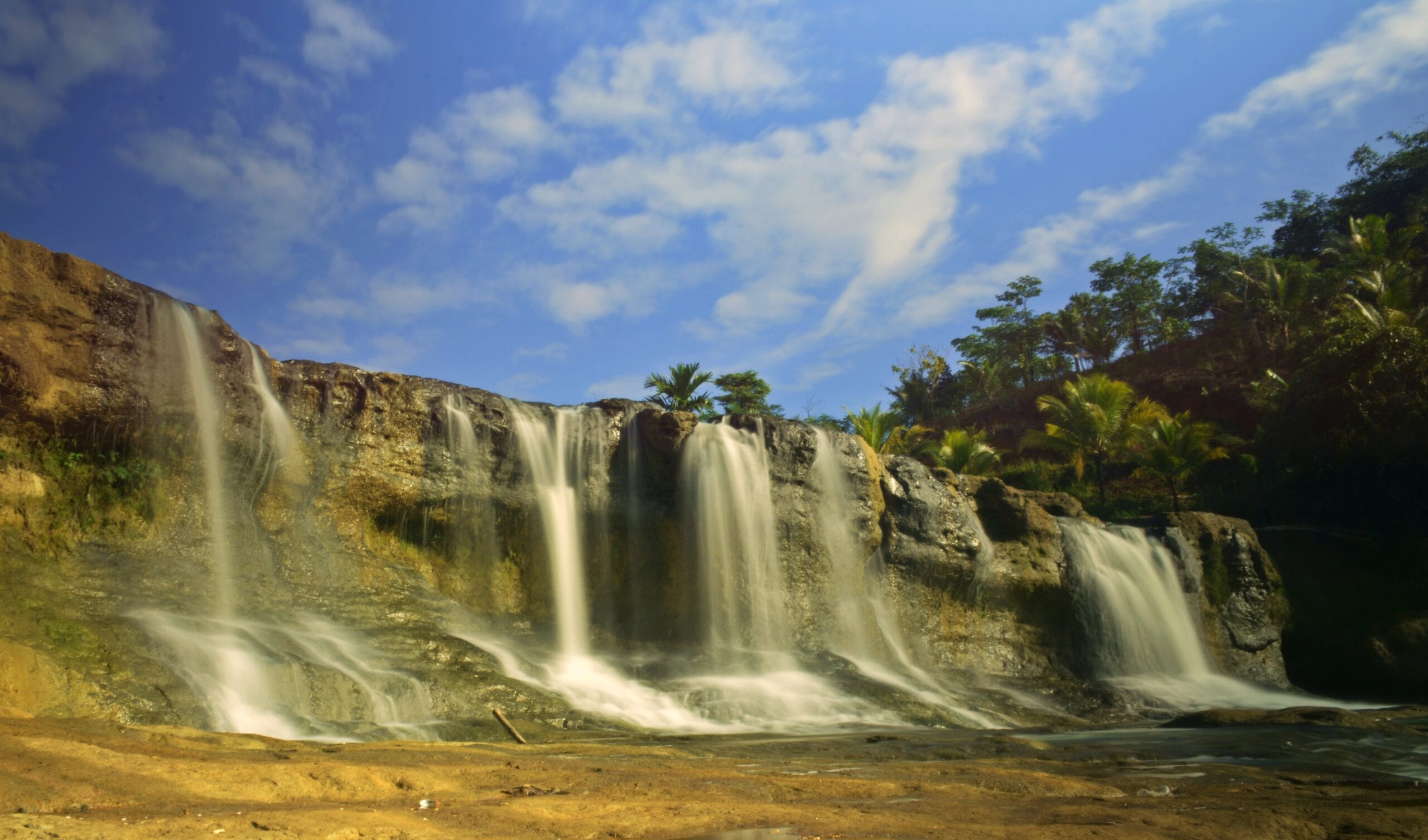 Petualangan ke Curug Dengdeng & Telaga Warna Puncak