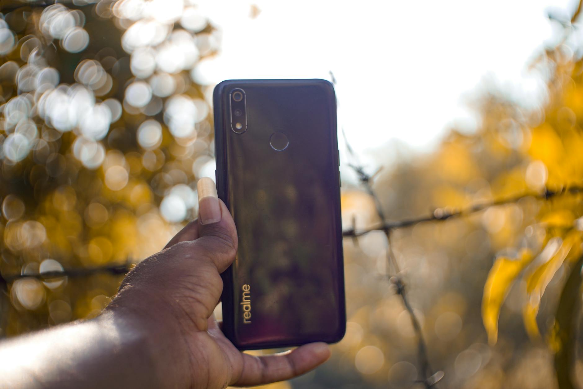 Foto smartphone Android terbaru 2026 dengan performa tinggi dan harga sekitar 2 jutaan, pilihan terbaik untuk budget terbatas