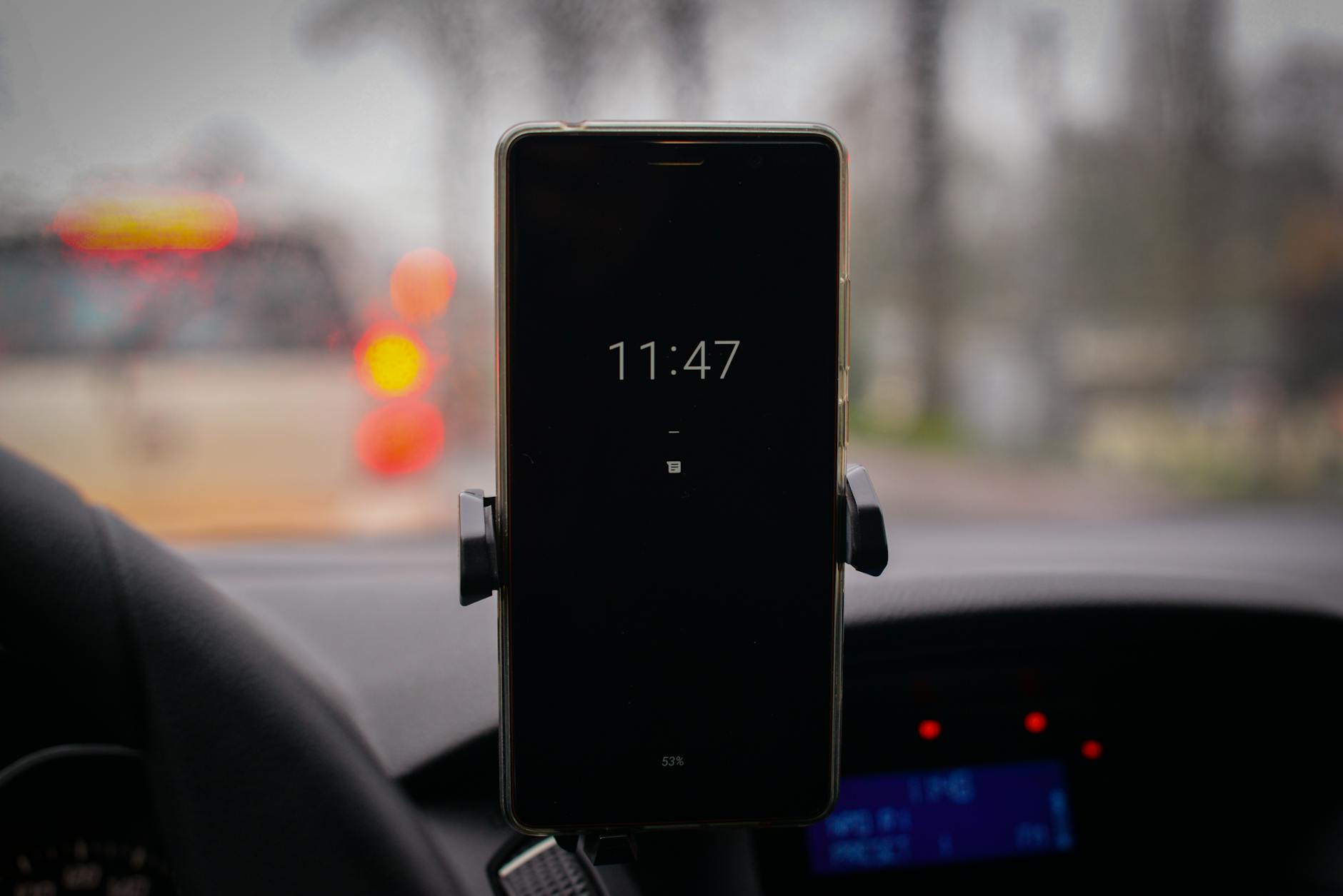 Car mount dashboard yang kuat dan stabil