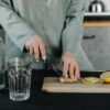 Gambar cara alami menjaga imun tubuh dengan makan makanan sehat