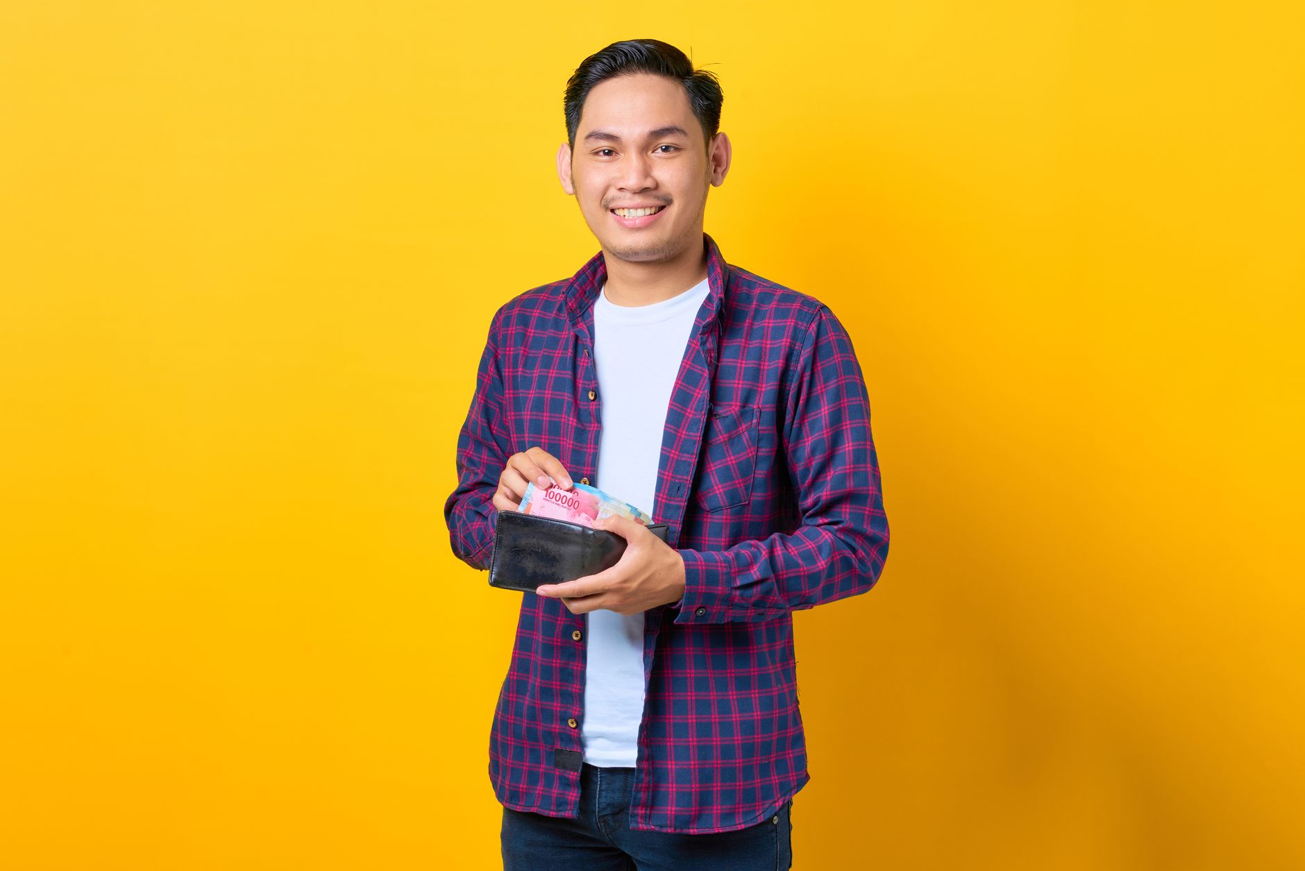 Bebas utang dengan gaji pas-pasan melalui perencanaan keuangan yang tepat
