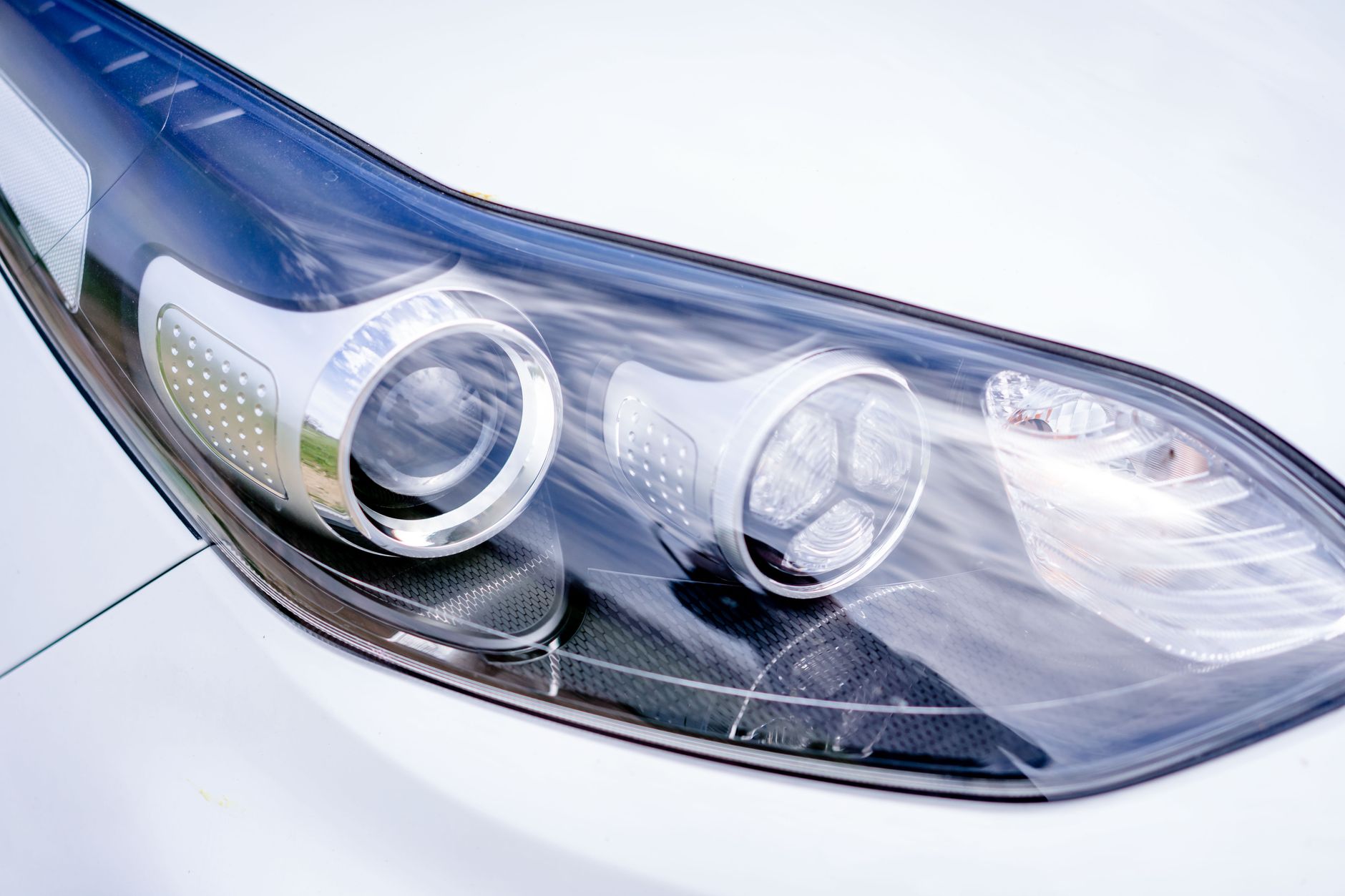 Lampu LED mobil terang dan tahan lama