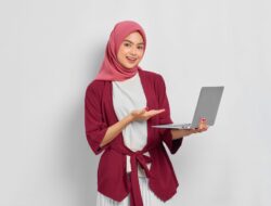 Kerja Online? Aku Punya Rahasia!