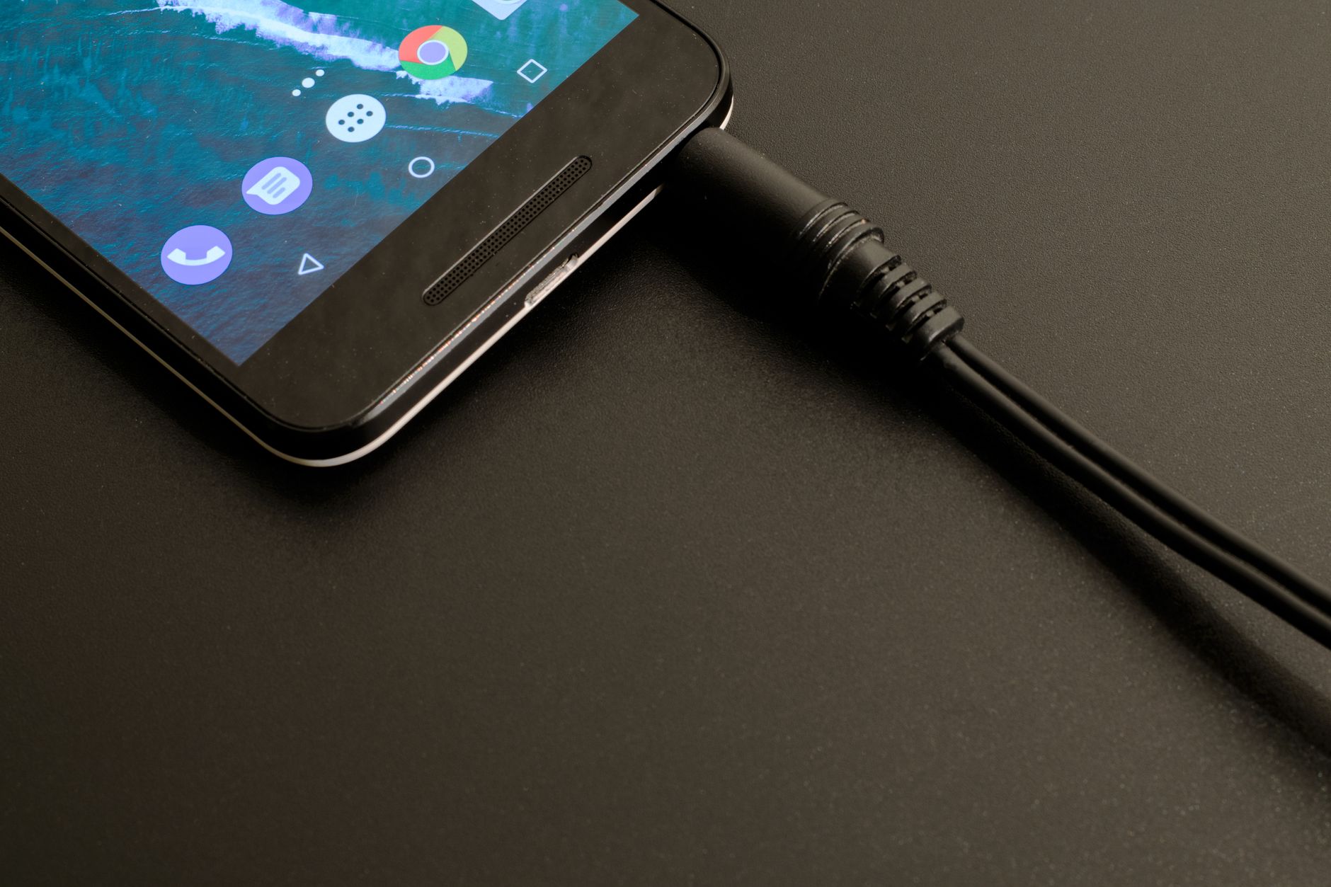 Charger mobil fast charging terbaik untuk pengisian baterai cepat