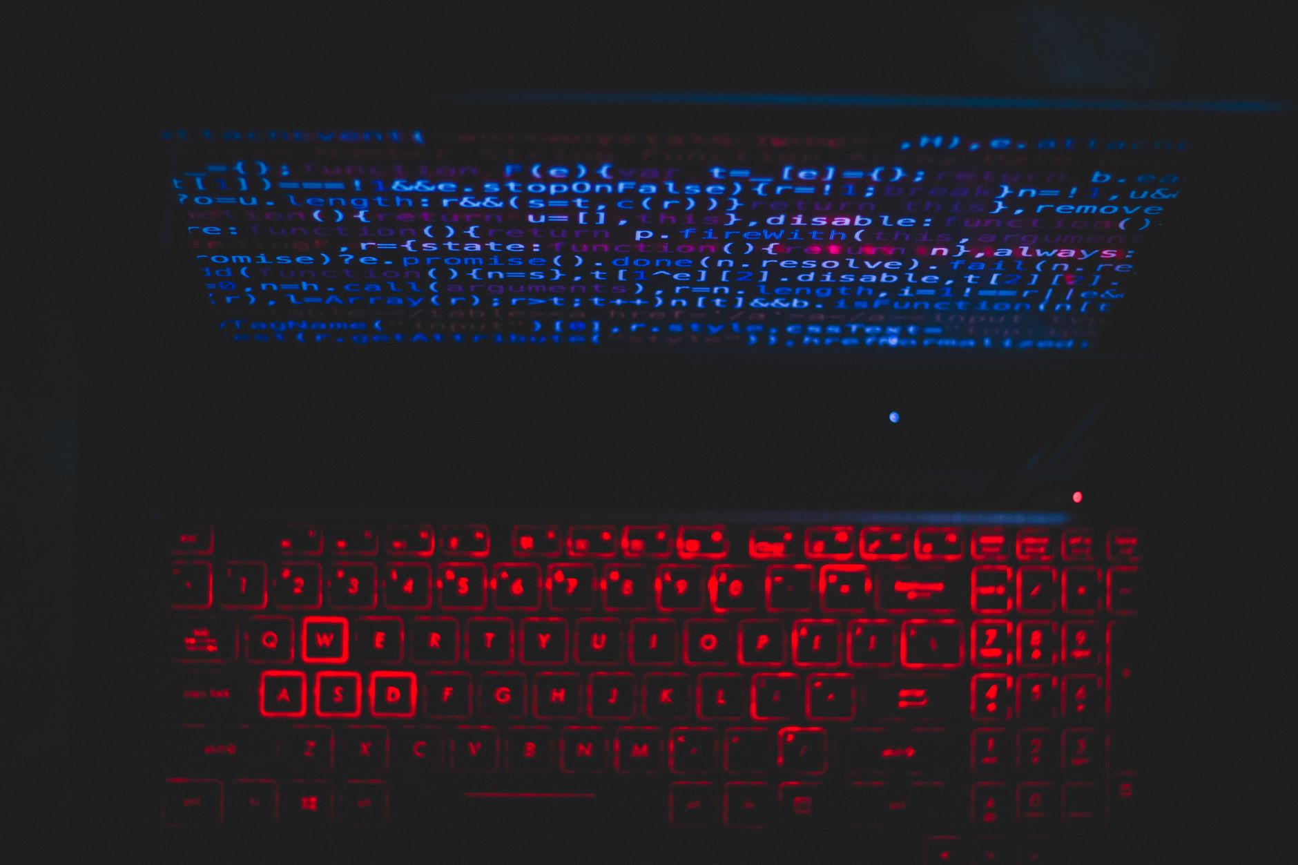 Laptop dengan spesifikasi tinggi untuk kebutuhan komputasi modern